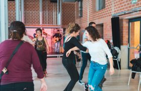 Escola Folk Barcelona —taller de música folk i jam de dansa [especial Nadal]
