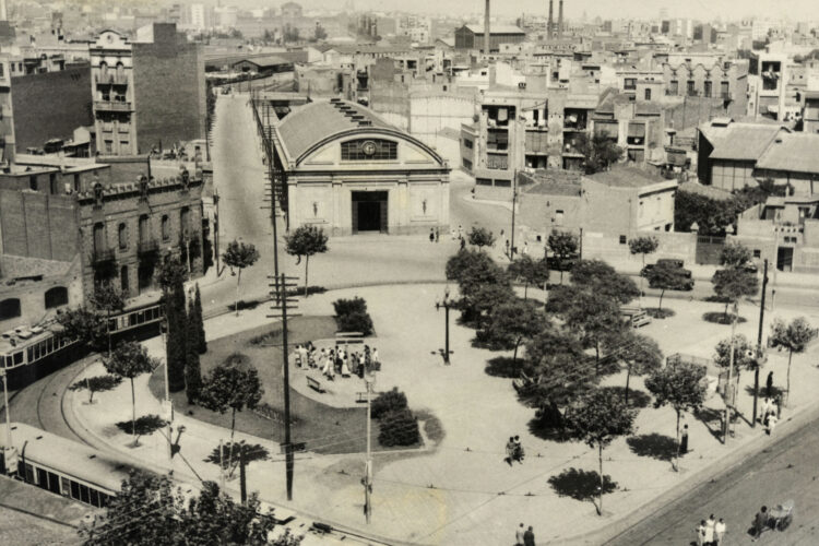 Estació de Sants a la plaça Salvador Anglada 1952